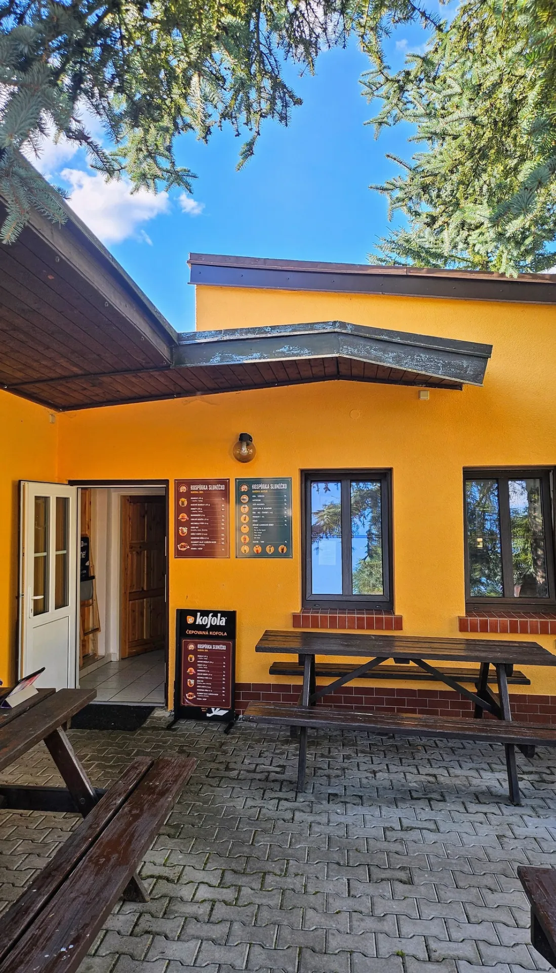 Koupali&scaron;tě Slun&iacute;čko